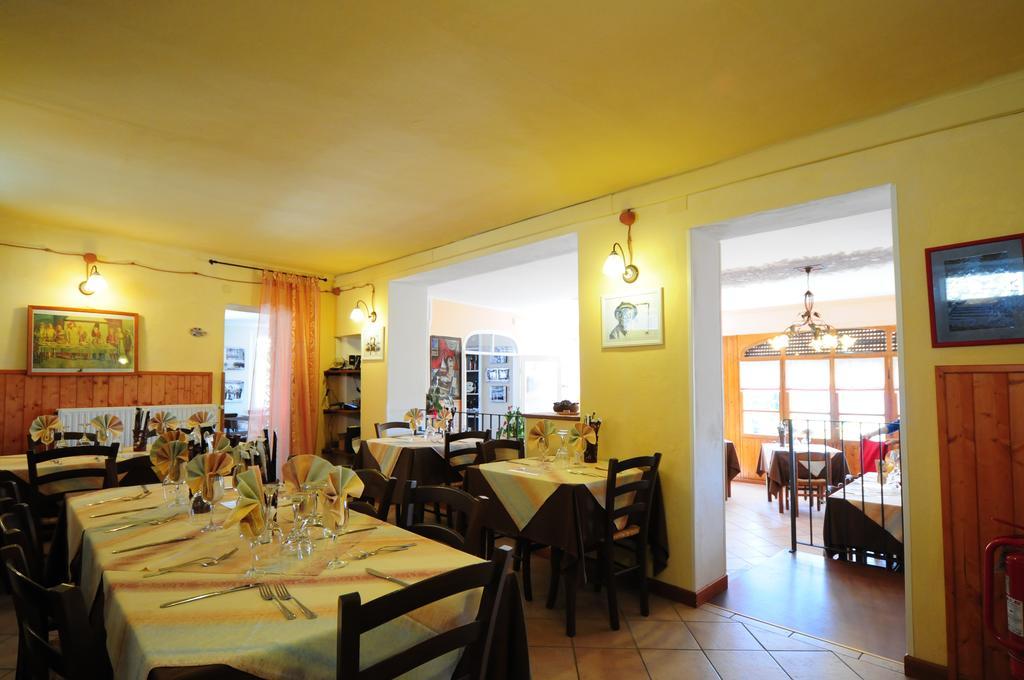 Locanda Del Pittore Arcumeggia Exterior foto