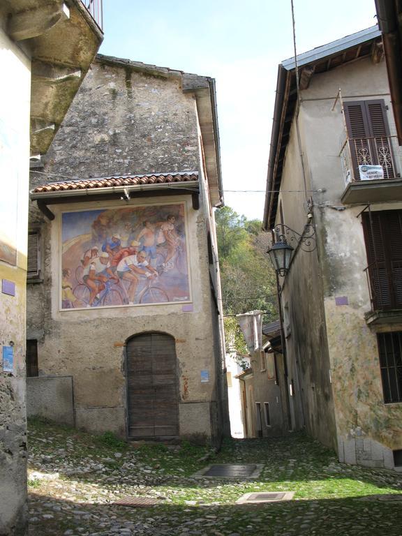 Locanda Del Pittore Arcumeggia Exterior foto